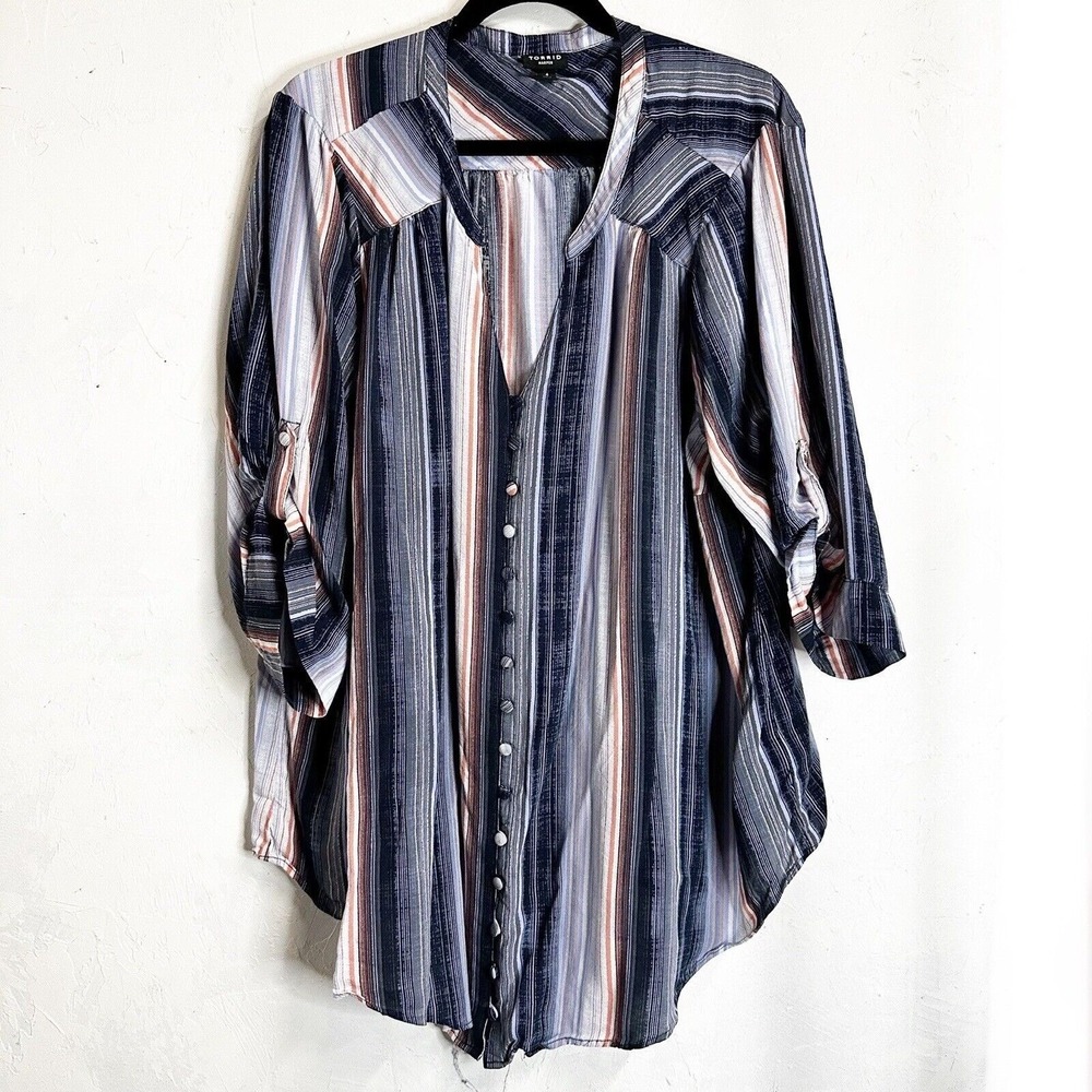 Torrid Roll Up V Neck Blouse Top Womens 4X Blue Striped Carrer Comfort